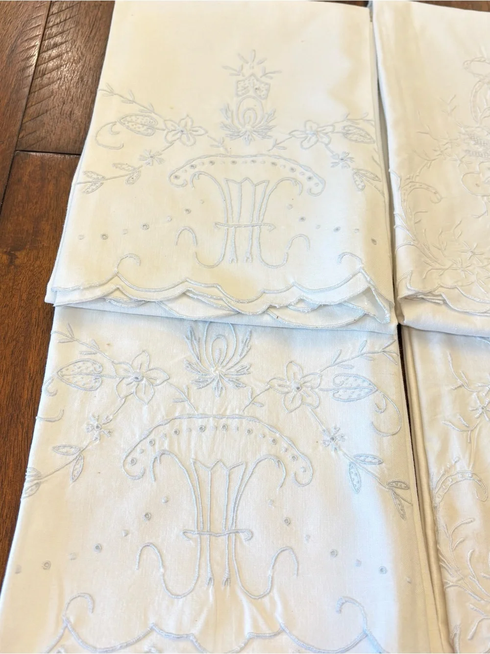 Vintage Embroidered Design Pillowcases 3 Pairs White Full/Queen Age Stain Spots